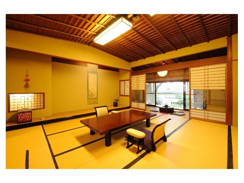 Готель Ryotei Ryokan Yasui Хіконе Екстер'єр фото