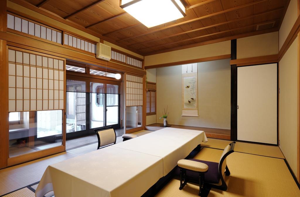 Готель Ryotei Ryokan Yasui Хіконе Номер фото